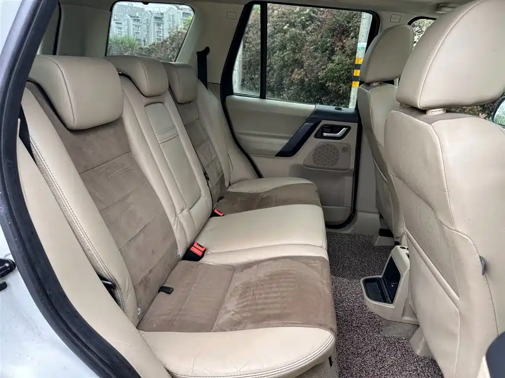 Land Rover Freelander 2 2011 3.2L i6 SE Petrol фото 13