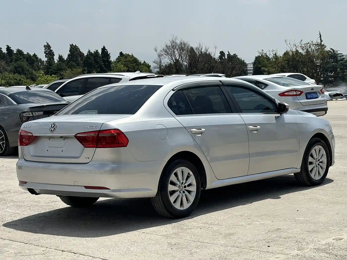 Volkswagen Lavida 2013 Facelift 1.4TSI DSG Comfort фото 9