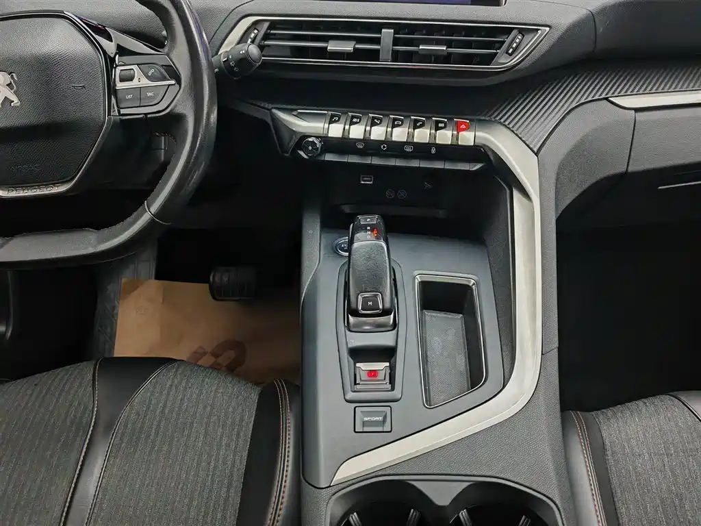 Peugeot 5008 2017 350THP 7-seat Elite Edition фото 13