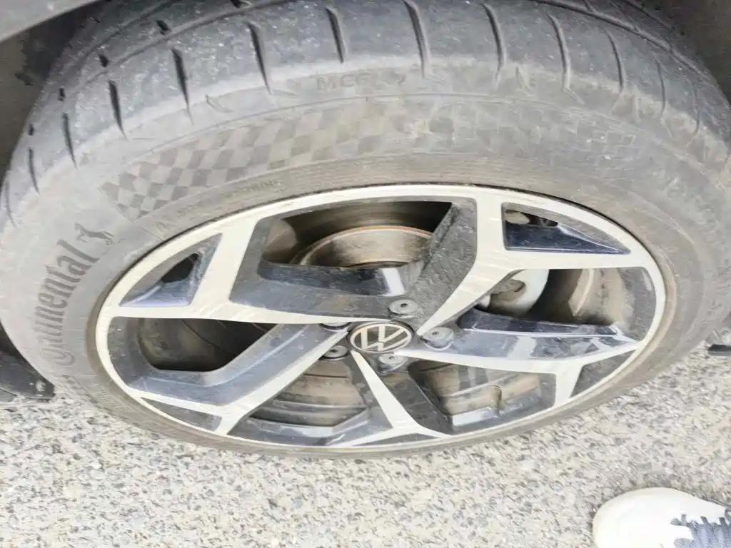 Photo 7 - Volkswagen Passat