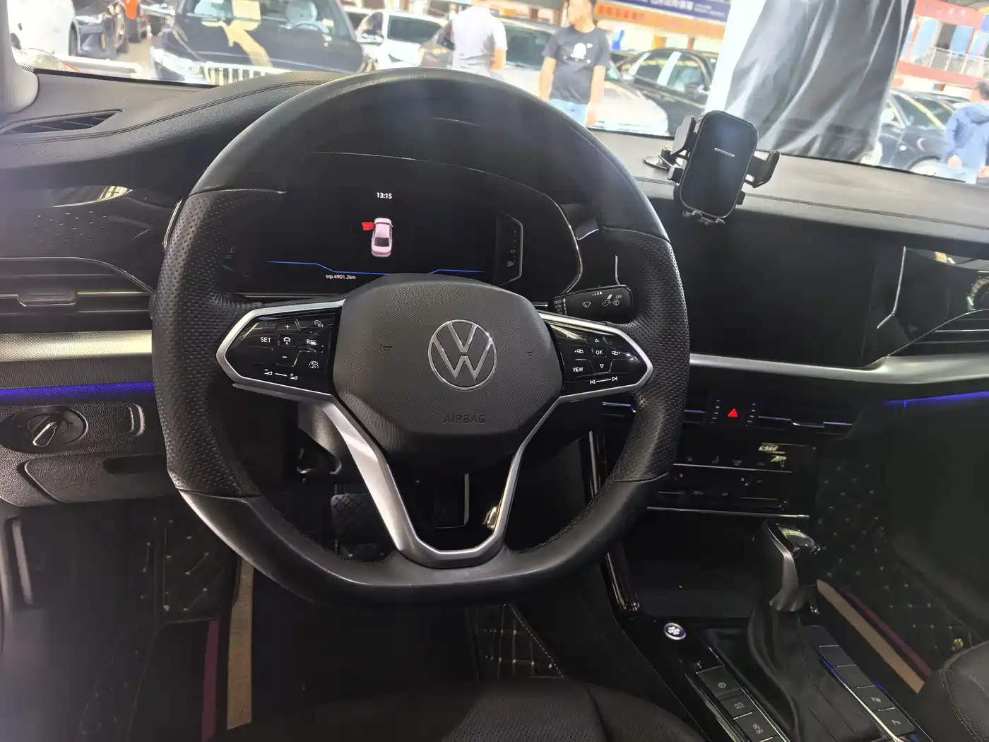 Volkswagen Passat 2023 330TSI Luxury Edition фото 5