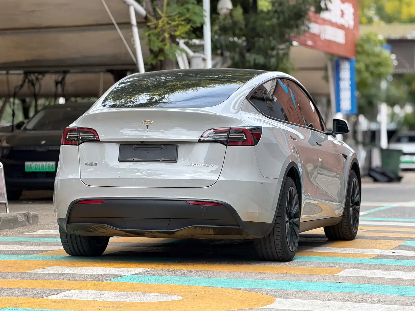 Фото 6 - Tesla Model Y