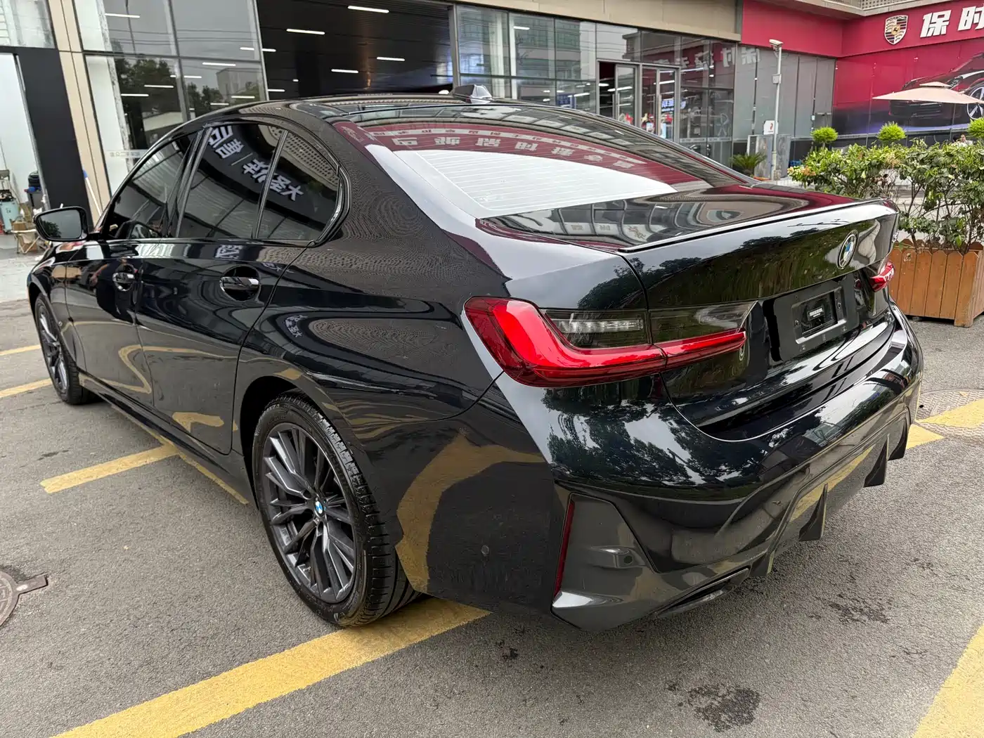 BMW 3 Series 2023 325i M Sport Black Night Package фото 11