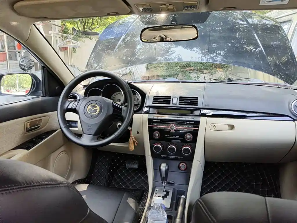 Photo 12 - Mazda 3
