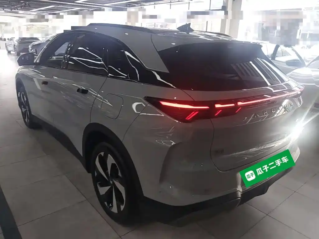 2025 ARCFOX Alpha T5