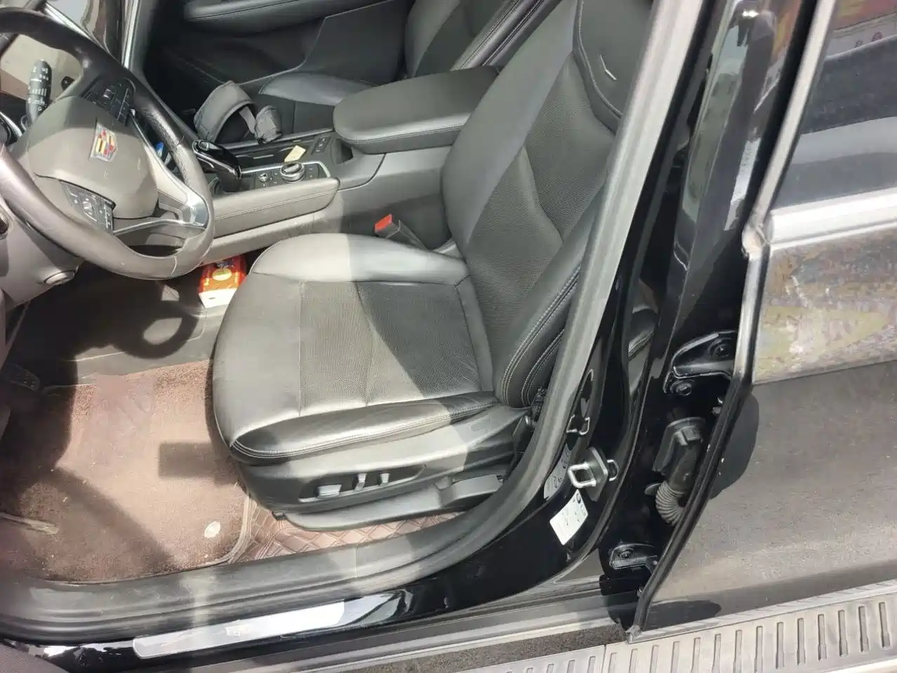 Фото 7 - Cadillac XT6