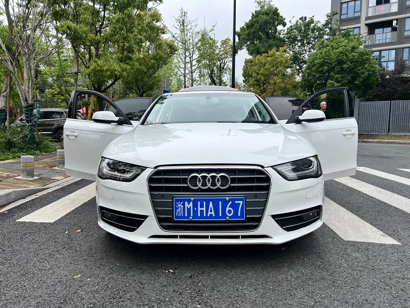 Audi A4L 2013 35 TFSI Automatic Standard фото 23