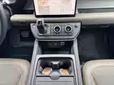 Photo 14 - Land Rover Defender