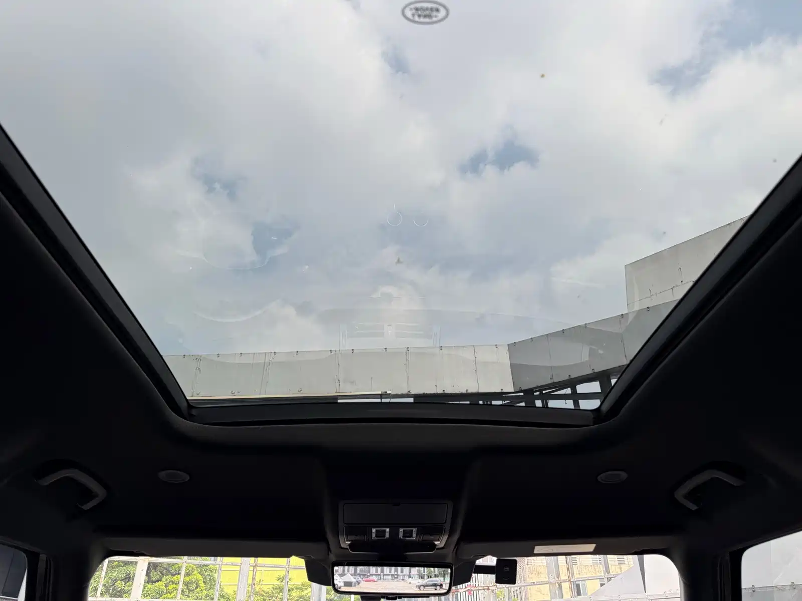 Photo 19 - Land Rover Defender