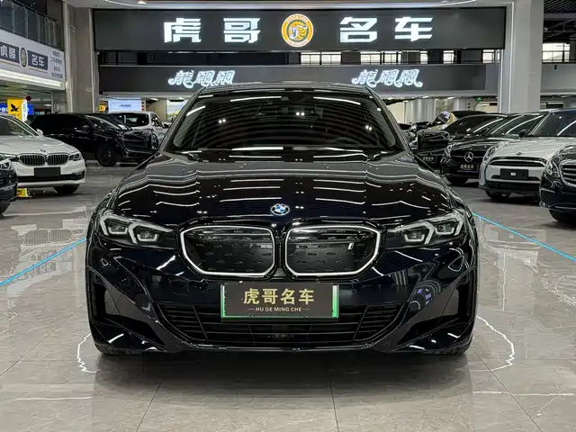 BMW i3 2023 eDrive 40 L Shadow Night Sport Package — фото 2