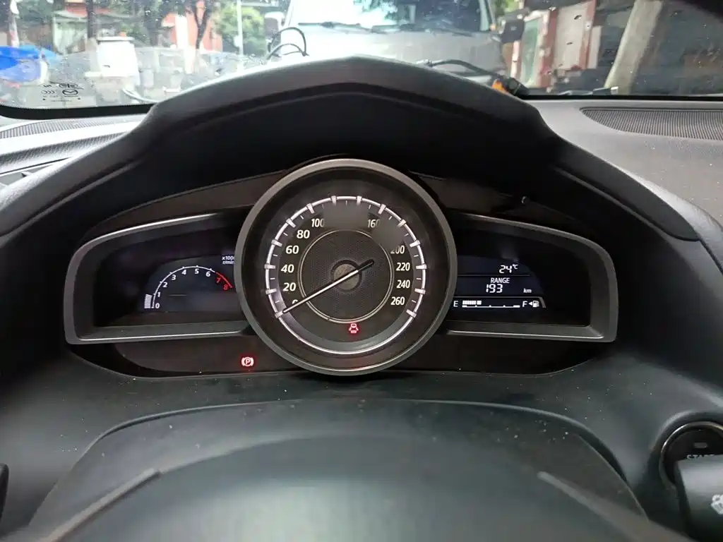 Photo 4 - Mazda CX-4