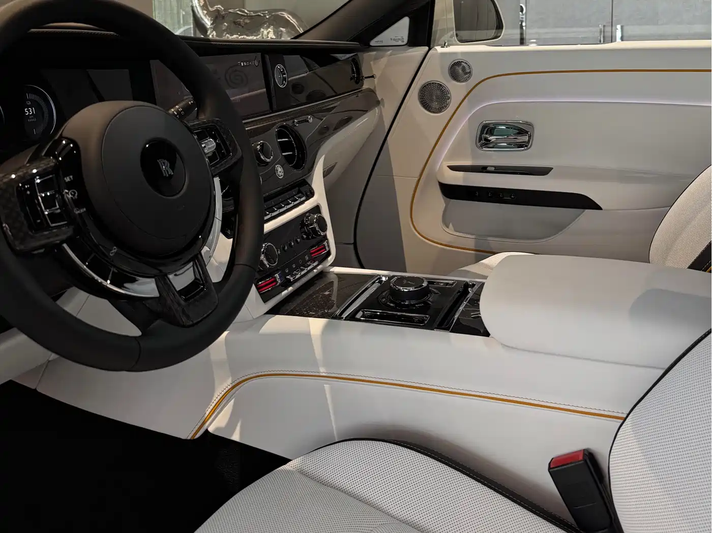 Rolls-Royce Spectre фото 7