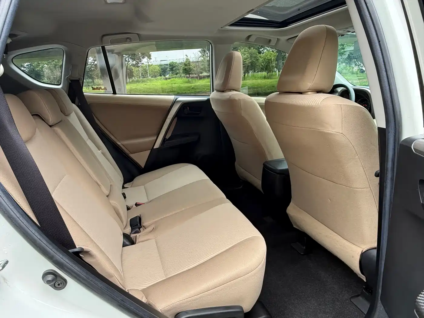 Toyota RAV4 Rongfang 2015 2.0L CVT 2WD Trend Edition фото 17