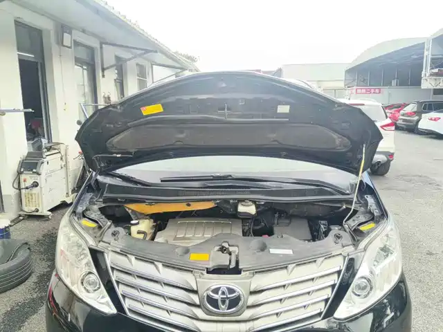 Toyota Alphard 2011 3.5L Luxury Edition — фото 3