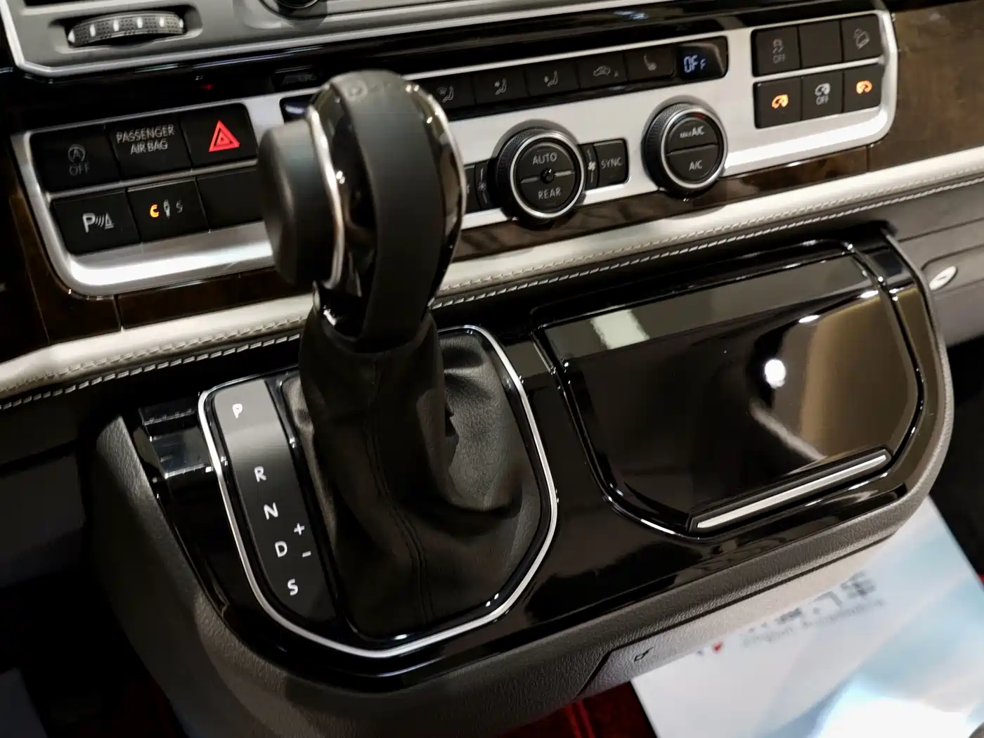Volkswagen Multivan 2019 2019 2.0TSI 4WD Premium 7-seater