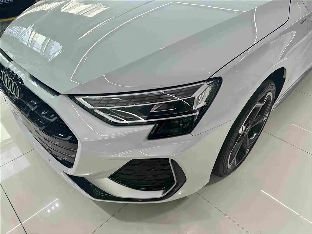 Audi A3 2026 2025 Facelift Sportback 35TFSI Flying Spur Premium