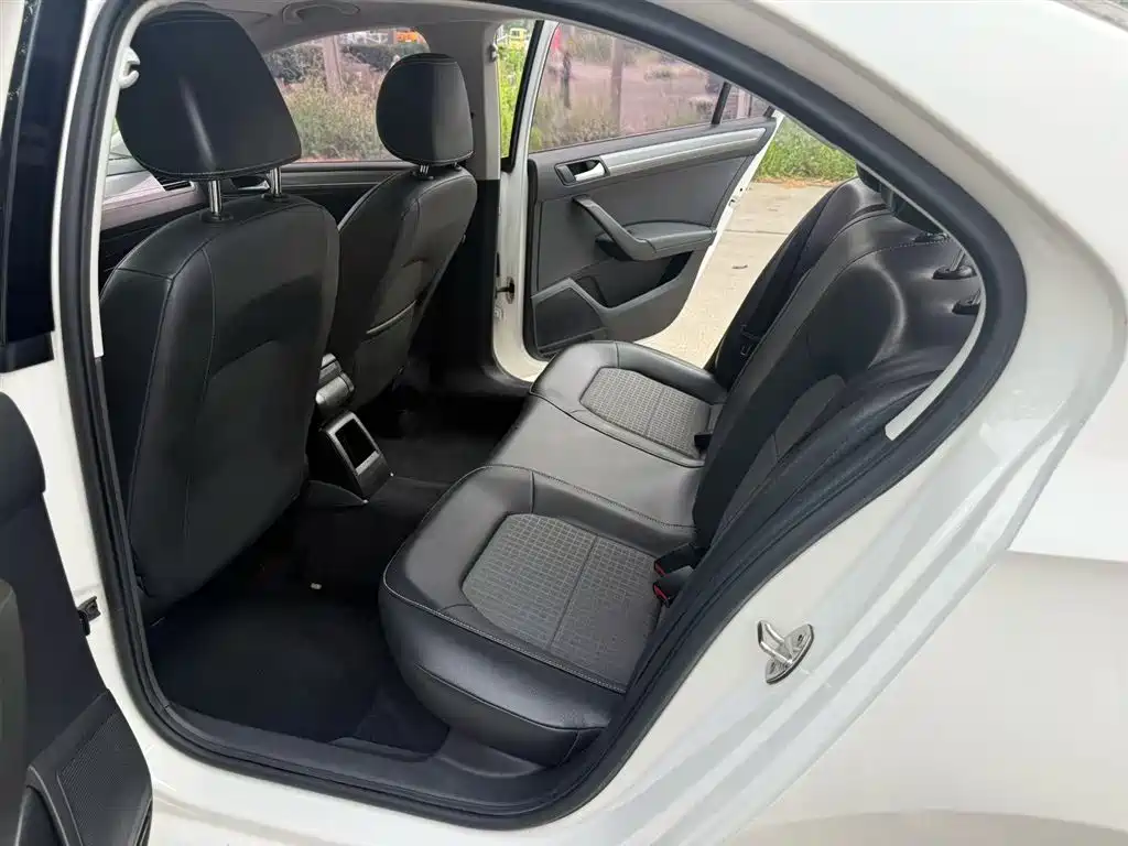 Volkswagen Santana 2016 1.6L Automatic Comfort Edition фото 8