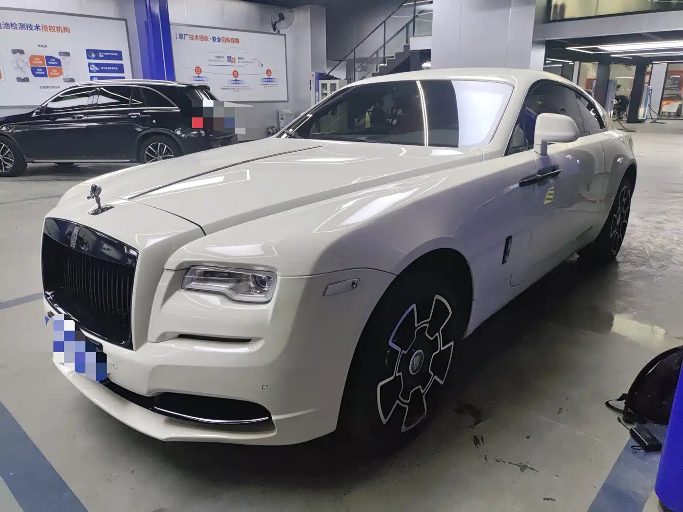 Фото 1 - Rolls-Royce Wraith
