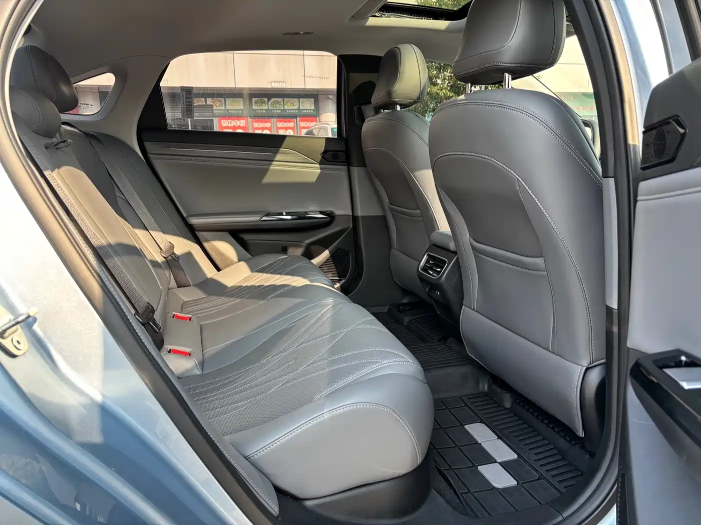 Geely Galaxy Galaxy L6 2025 EM-i 140km Starship Edition фото 12