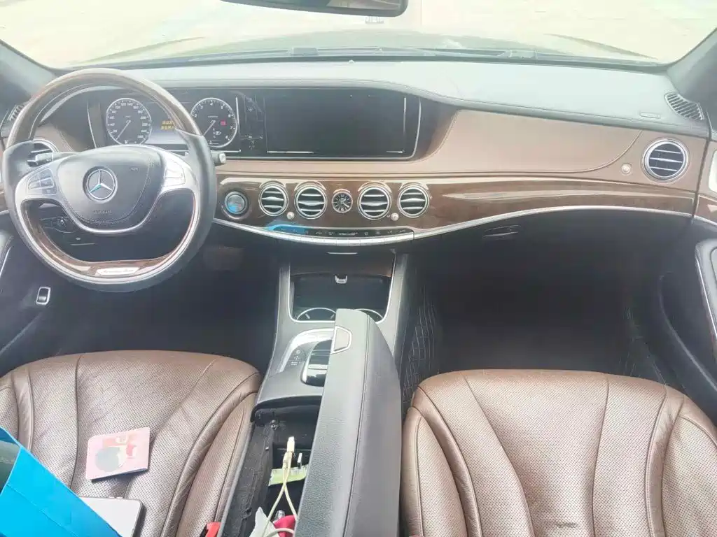 Photo 12 - Mercedes-Benz Maybach S-Class