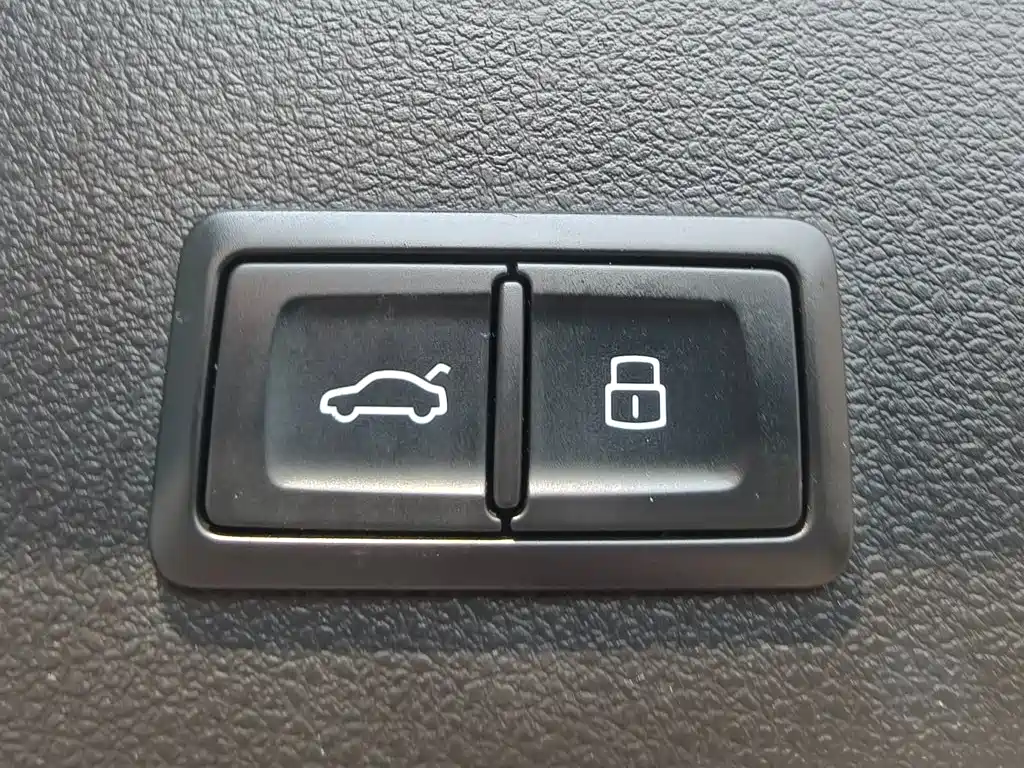 Фото 16 - Audi Q2L