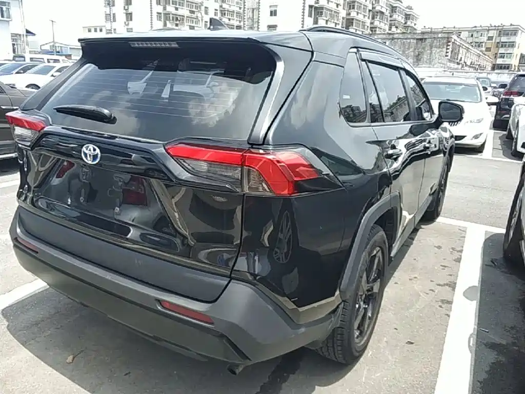 Toyota RAV4 Rongfang 2021 Hybrid 2.5L E-CVT AWD Elite PLUS Edition фото 7