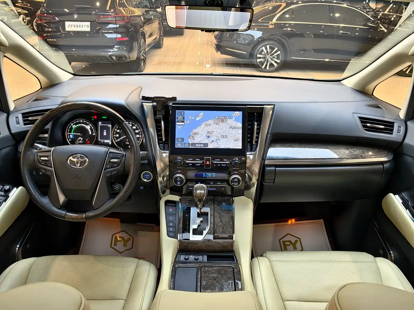 Toyota Alphard 2021 Hybrid 2.5L Premium фото 16