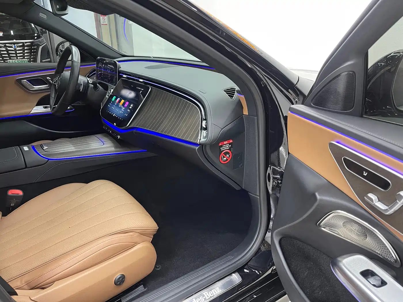 Mercedes-Benz E-Class 2024 E 300 L Fashion фото 13