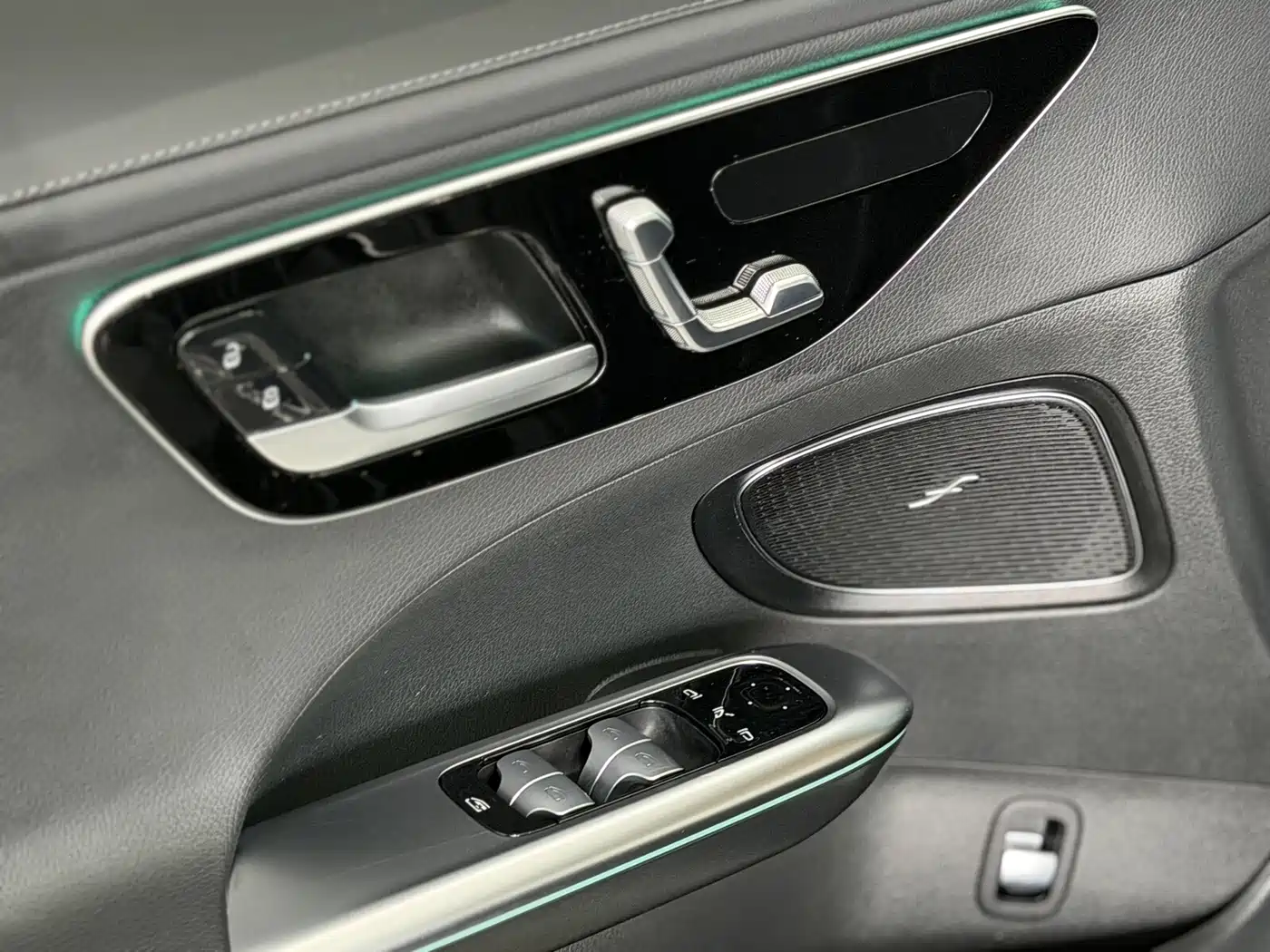 Mercedes-Benz C-Class 2023 C 260 L Sport фото 16