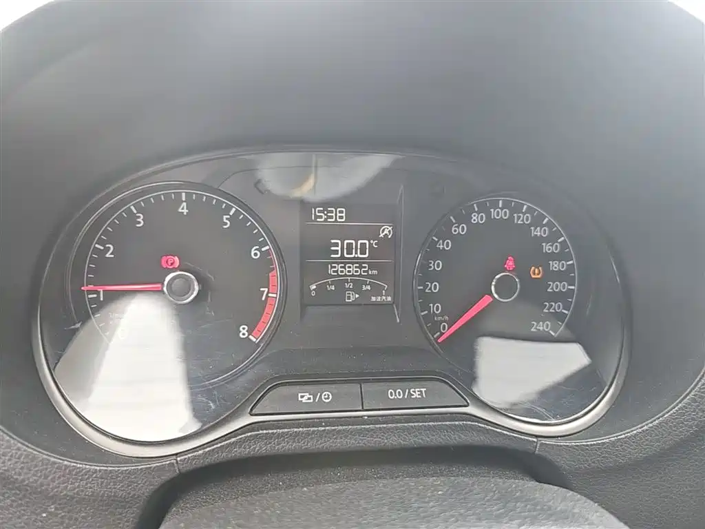 Volkswagen Polo 2018 1.5L Manual Safe Drive фото 12