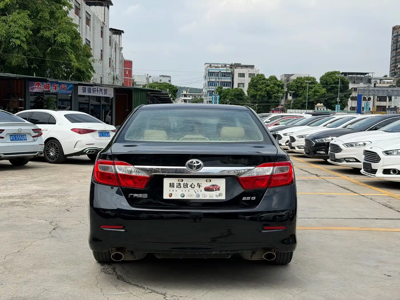 Фото 5 - Toyota Camry