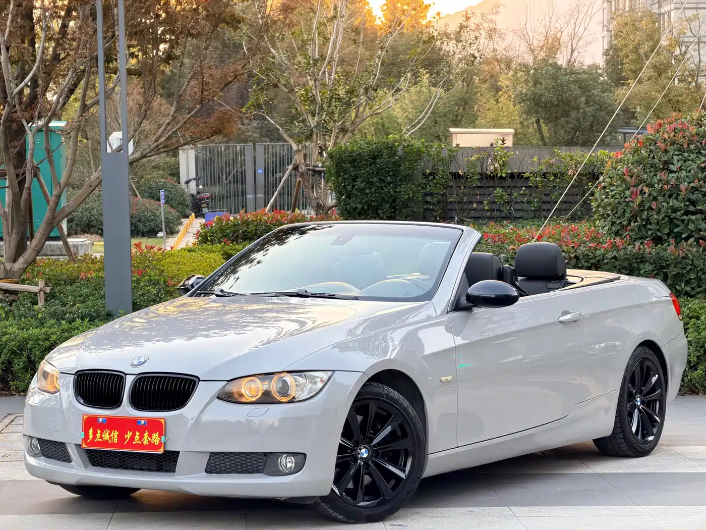 BMW 3 Series (Import) 2009 Model 330i Convertible фото 2