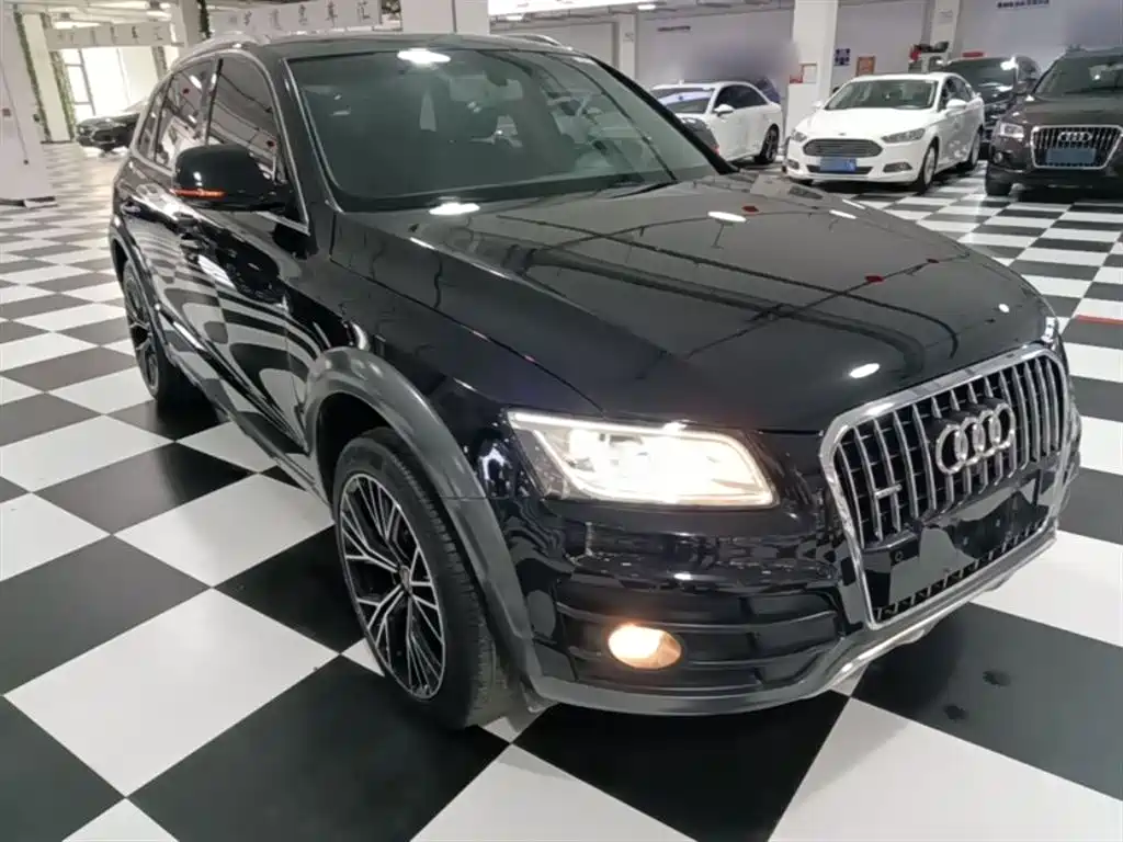 Audi Q5 2017 Plus 40 TFSI Technology фото 4