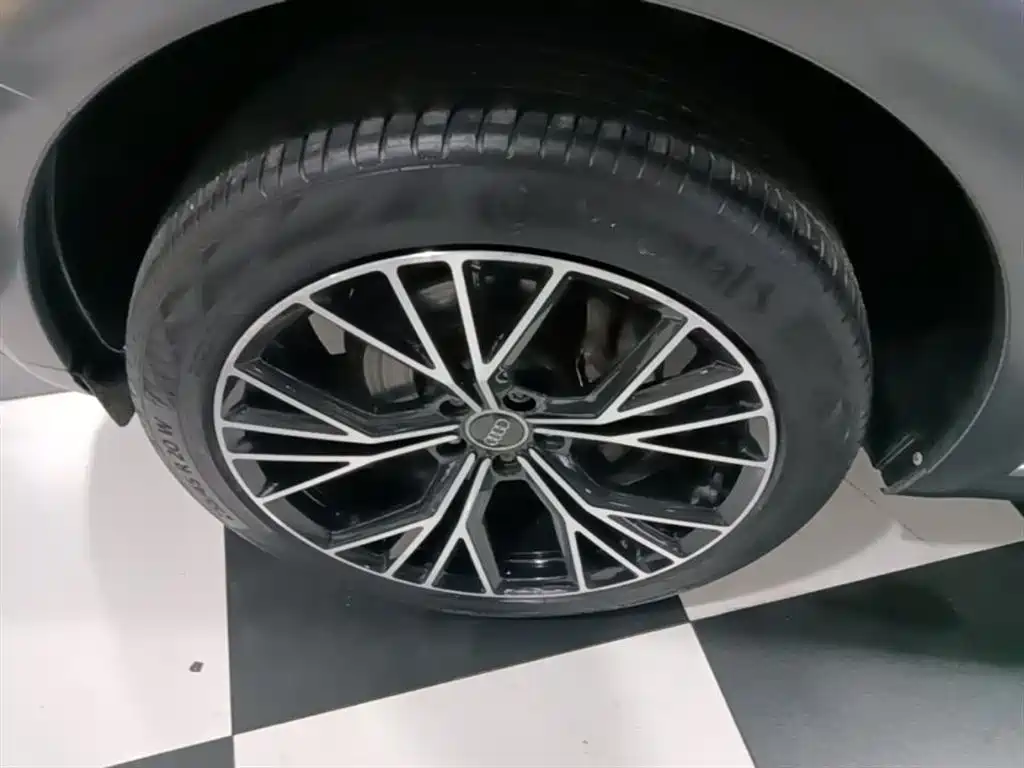 Audi Q5 2017 Plus 40 TFSI Technology фото 23