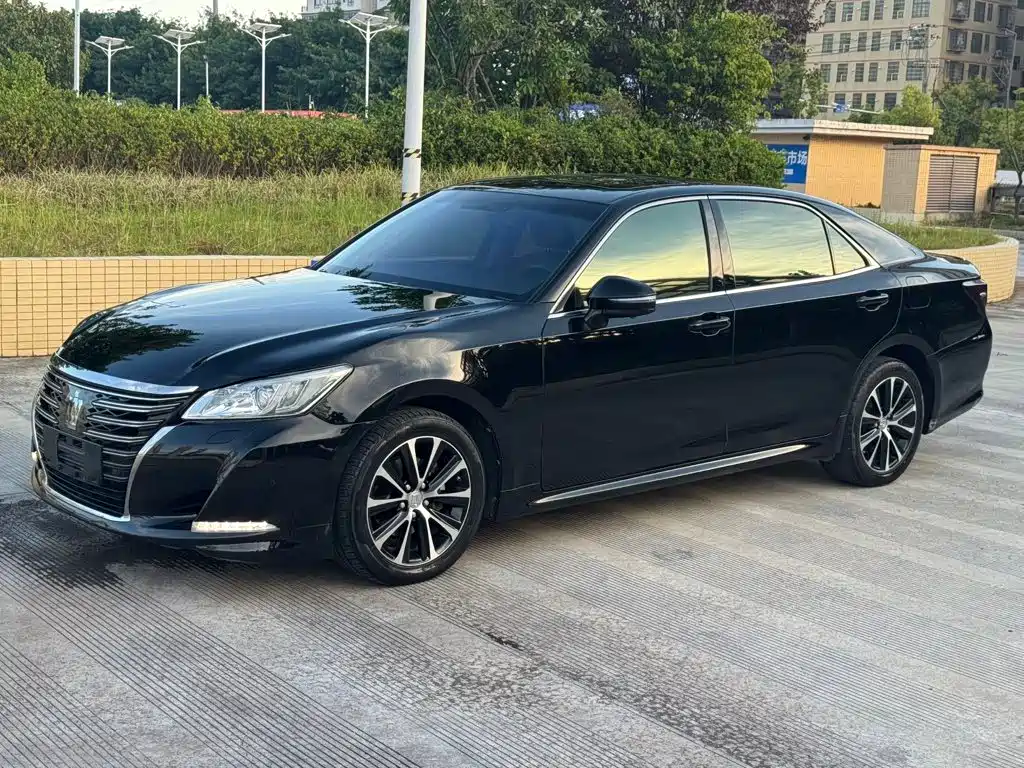 2019 Toyota Crown
