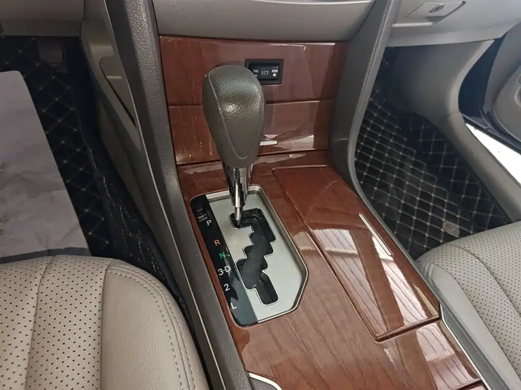 Toyota Camry 2013 200E Classic Elite Edition фото 14