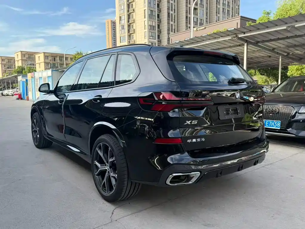 BMW X5 2026 2026 Facelift xDrive 30Li Exclusive M Sport Shadowline Package