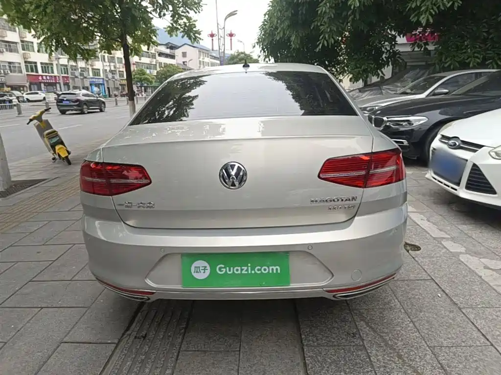 Volkswagen Magotan 2019 330TSI DSG Luxury Class China VI фото 6