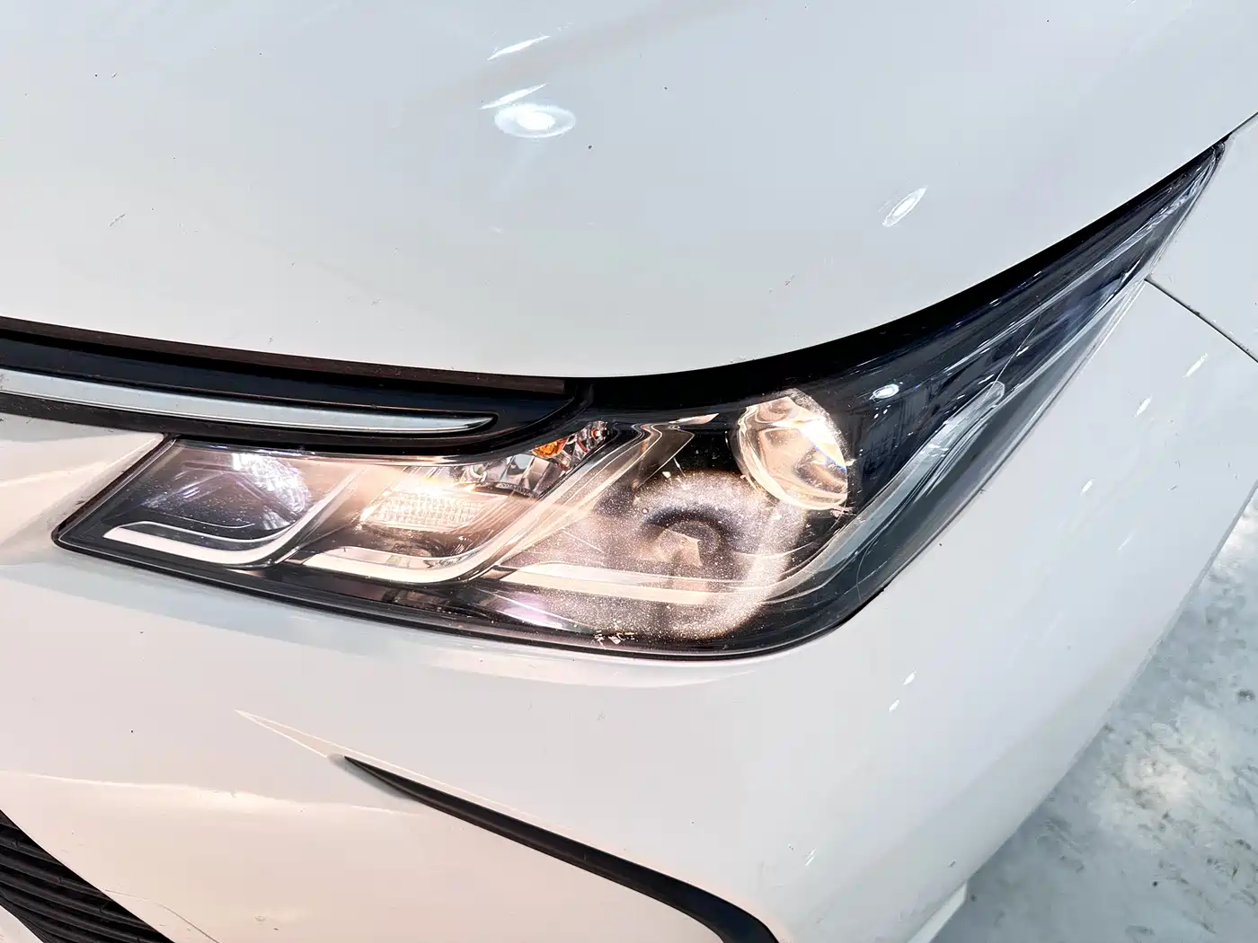 Toyota Corolla 2021 Hybrid 1.8L E-CVT Pioneer Edition фото 18
