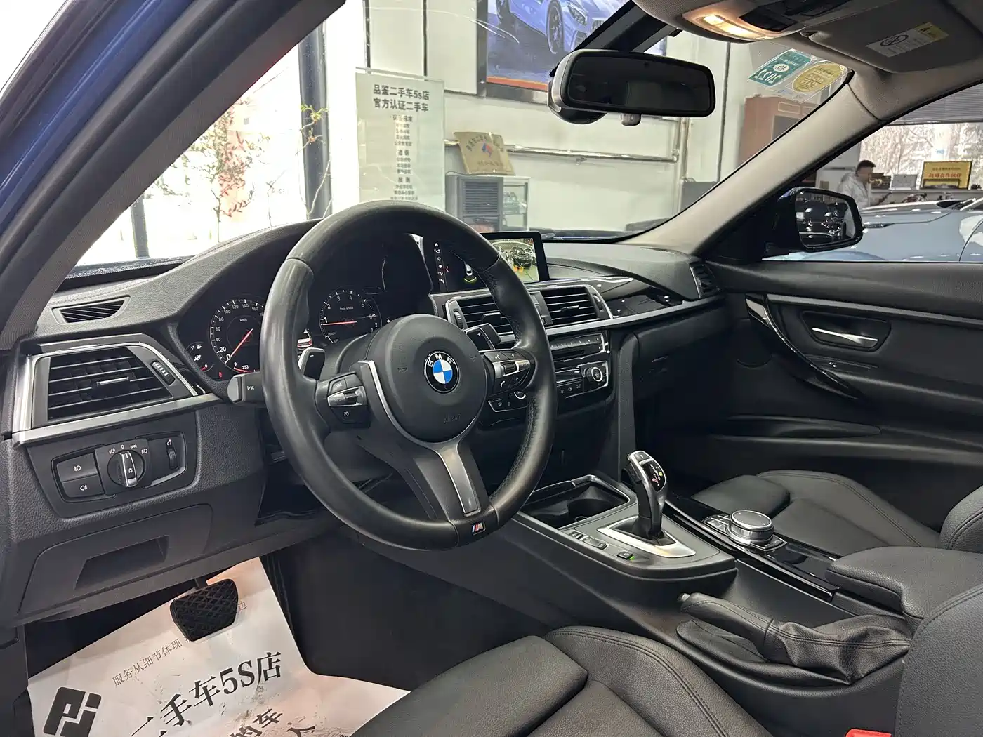 BMW 3 Series 2018 320Li Leading M Sport Package фото 3