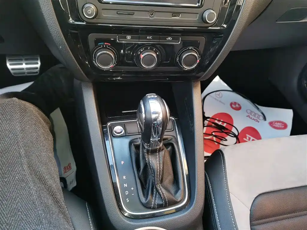 Volkswagen Sagitar 2016 280TSI Automatic R-Line фото 6