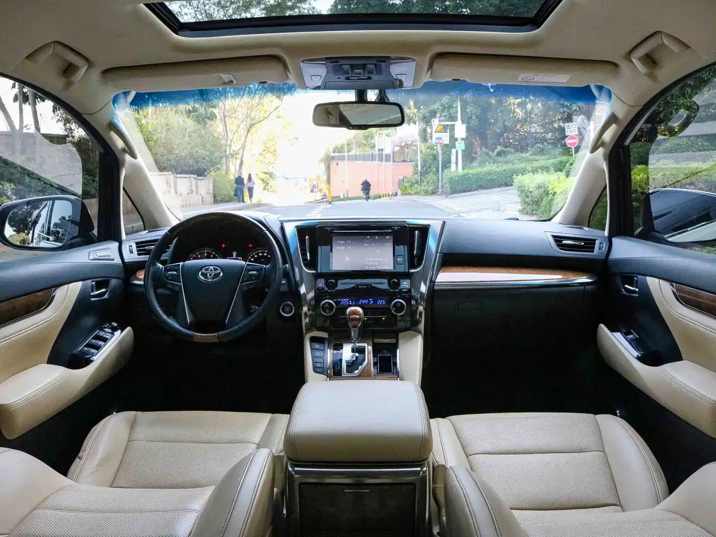 Toyota Alphard 2018 3.5L Premium фото 5