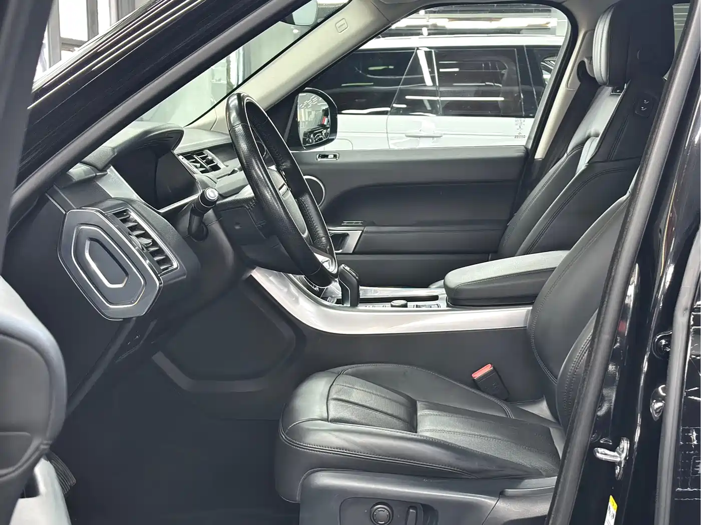 Land Rover Range Rover Sport 2019 3.0 SC V6 Special Edition фото 4