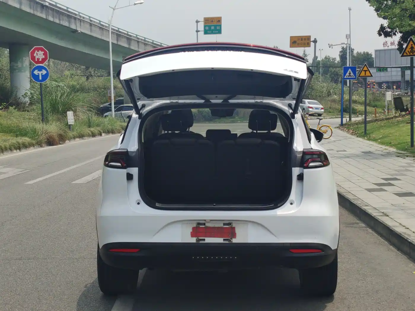 BYD Tang New Energy 2018 DM 2.0T AWD Smart Connection Enjoy Edition 7-Seater China V фото 23