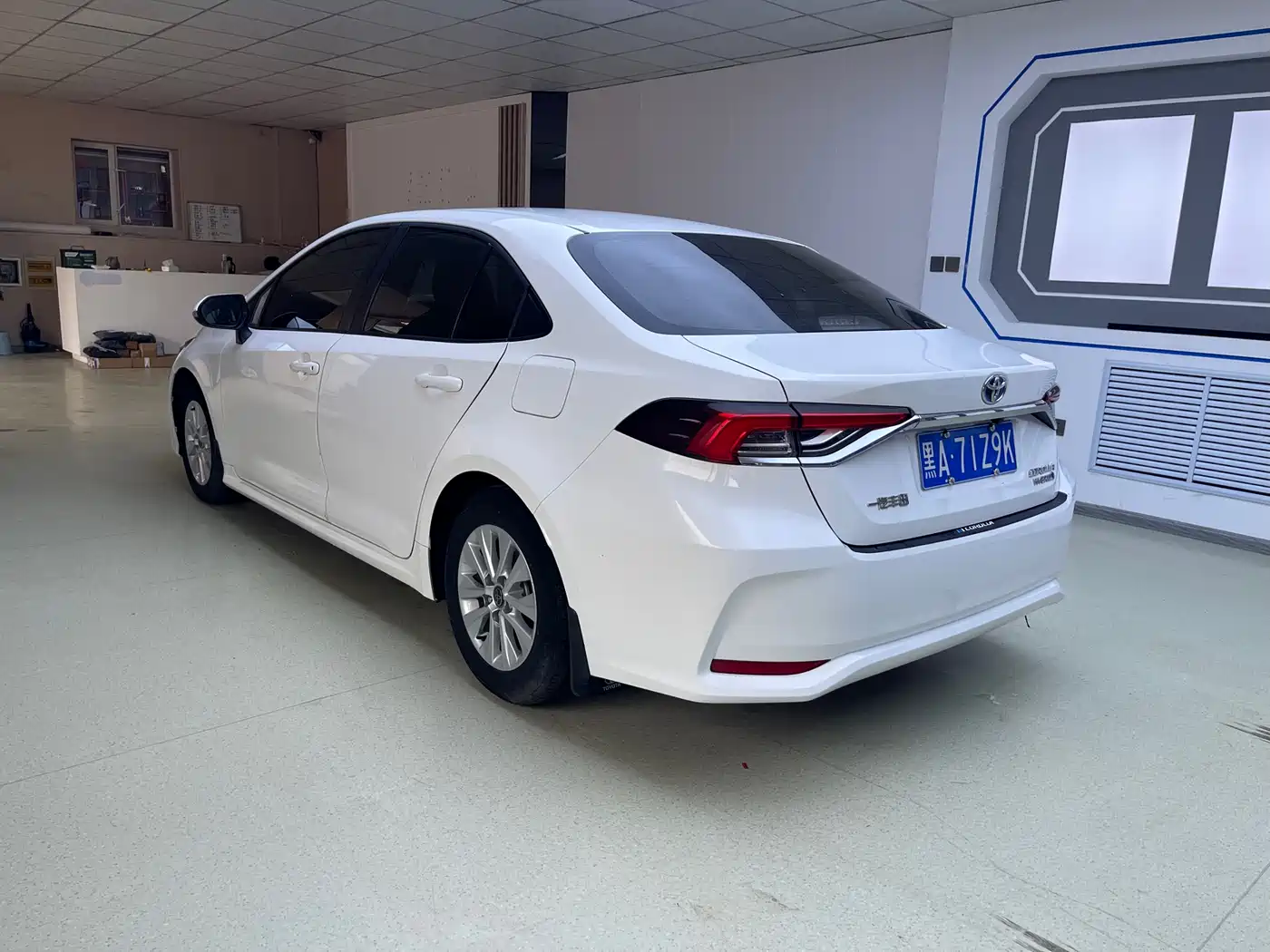 Toyota Corolla 2023 1.8L Smart Hybrid Dual Engine Elite Edition фото 8