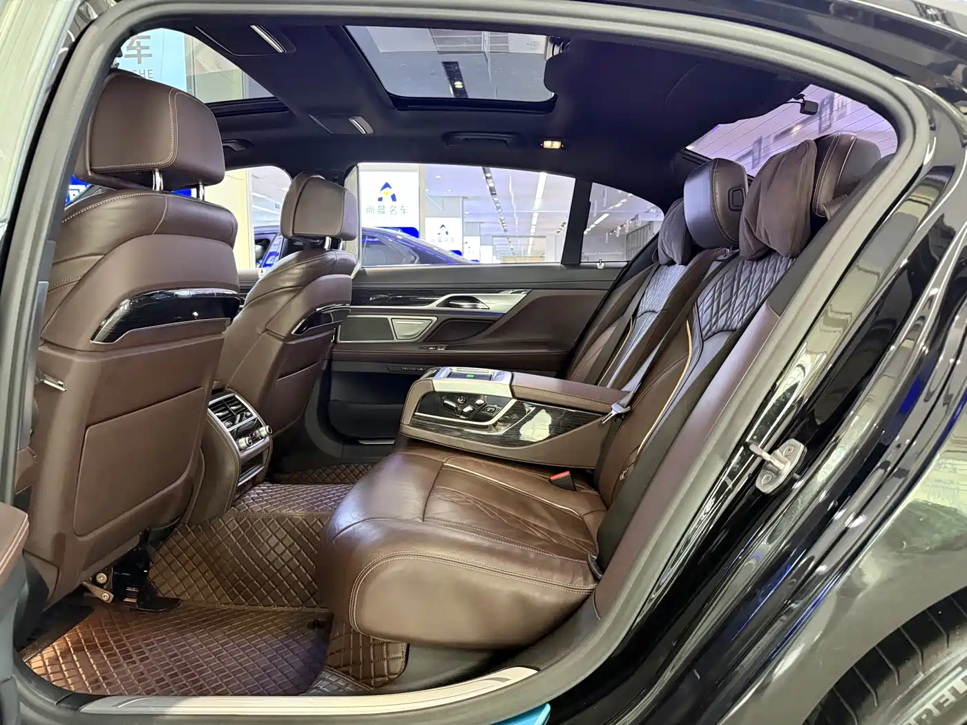 BMW 7 Series 2019 Facelift 730Li M Sport Package фото 12