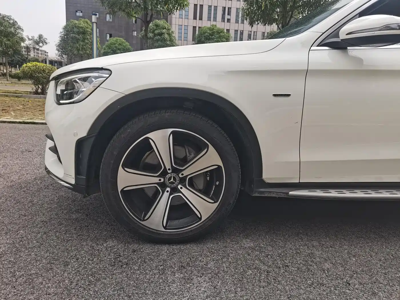 MERCEDES-BENZ GLC
