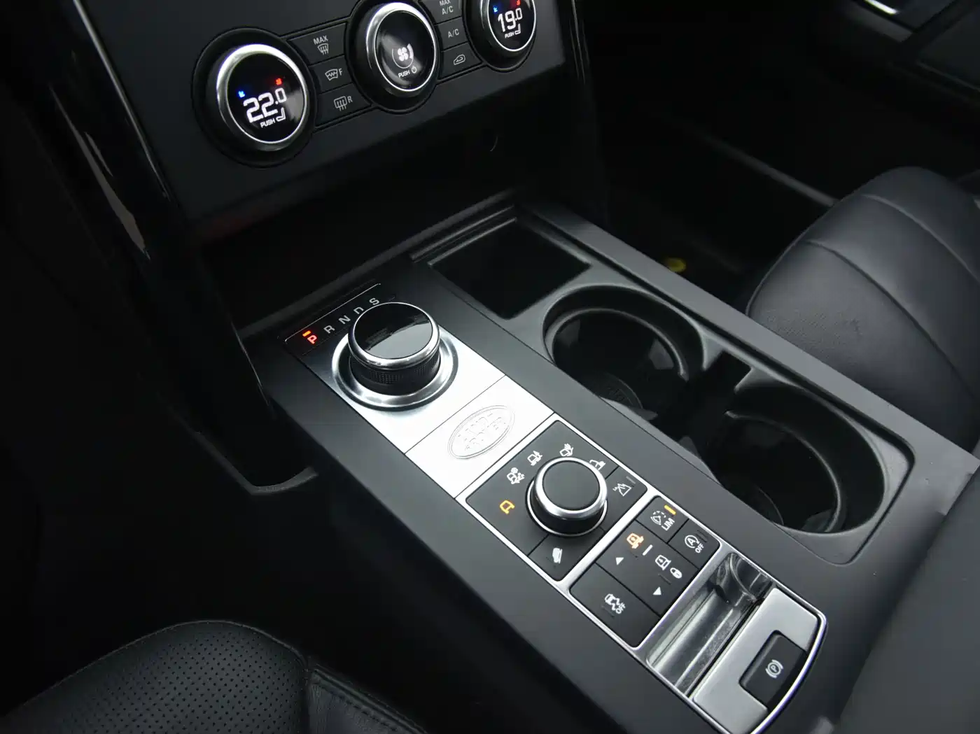 Land Rover Discovery 2017 3.0 SC V6 SE фото 9