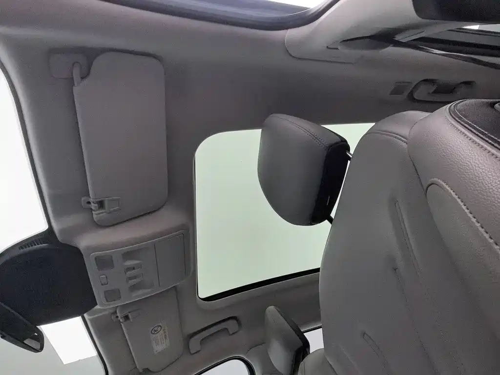 Photo 14 - Ford Escape