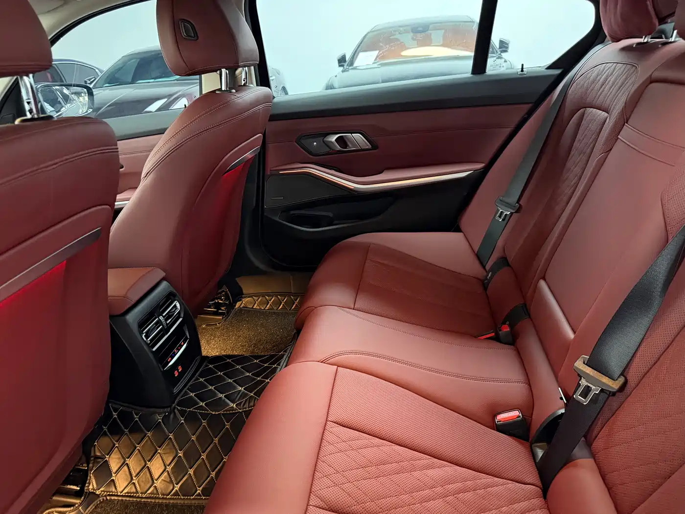 BMW 3 Series 2023 325Li M Sport Black Night Package фото 9